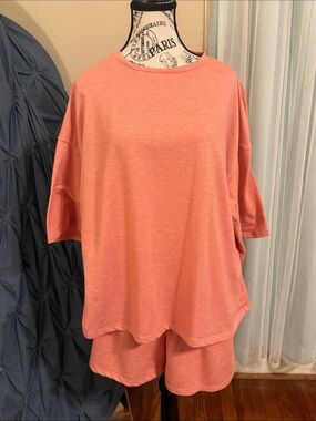 Women's Relaxed Coral Short Sleeve Tee